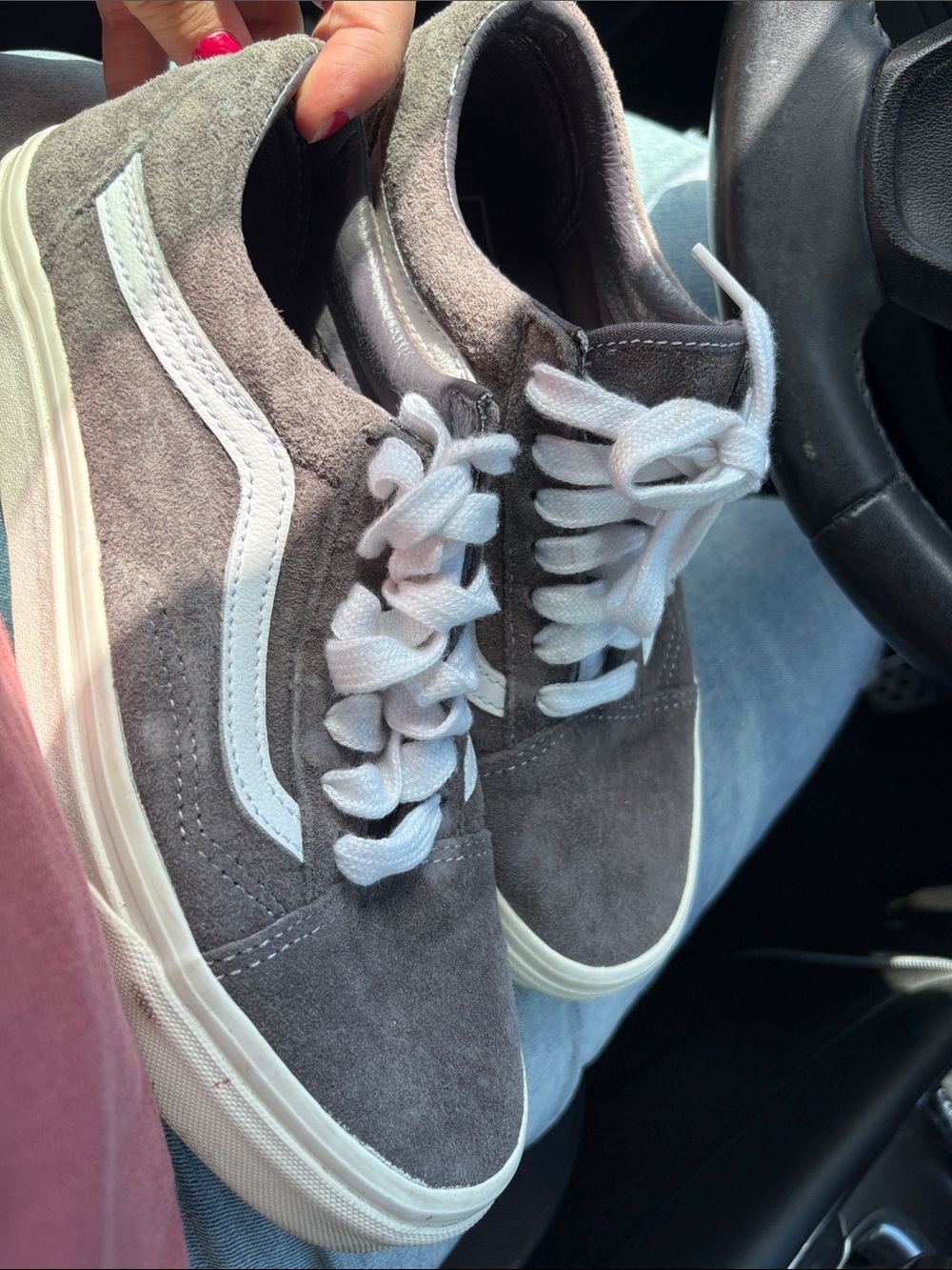 grey vans. Woman’s 7.5